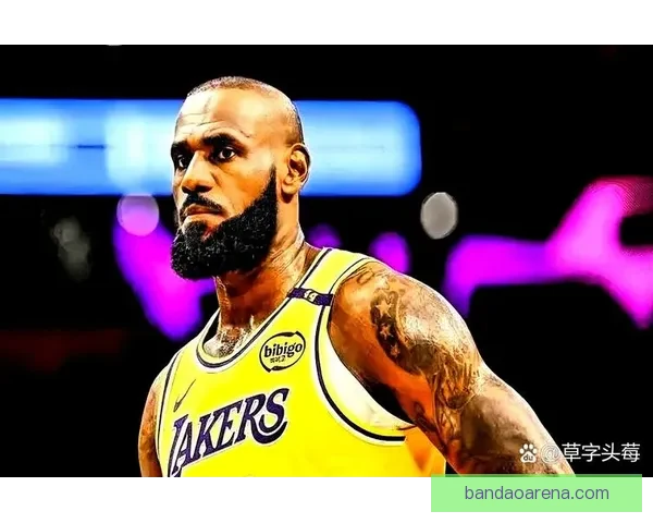 湖人全队互换球衣欢乐训练 东詹带头笑声不断 雷迪克透露卢卡对禁赛感到失望